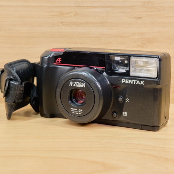 Pentax Zoom 70-S Point and Shoot 35mm Film Camera, Made in Japan - Picture 2 of 9